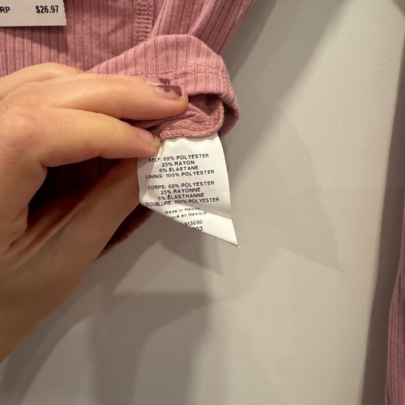 NWT lush pink longsleeve ribbed crop top - Picture 3 of 4